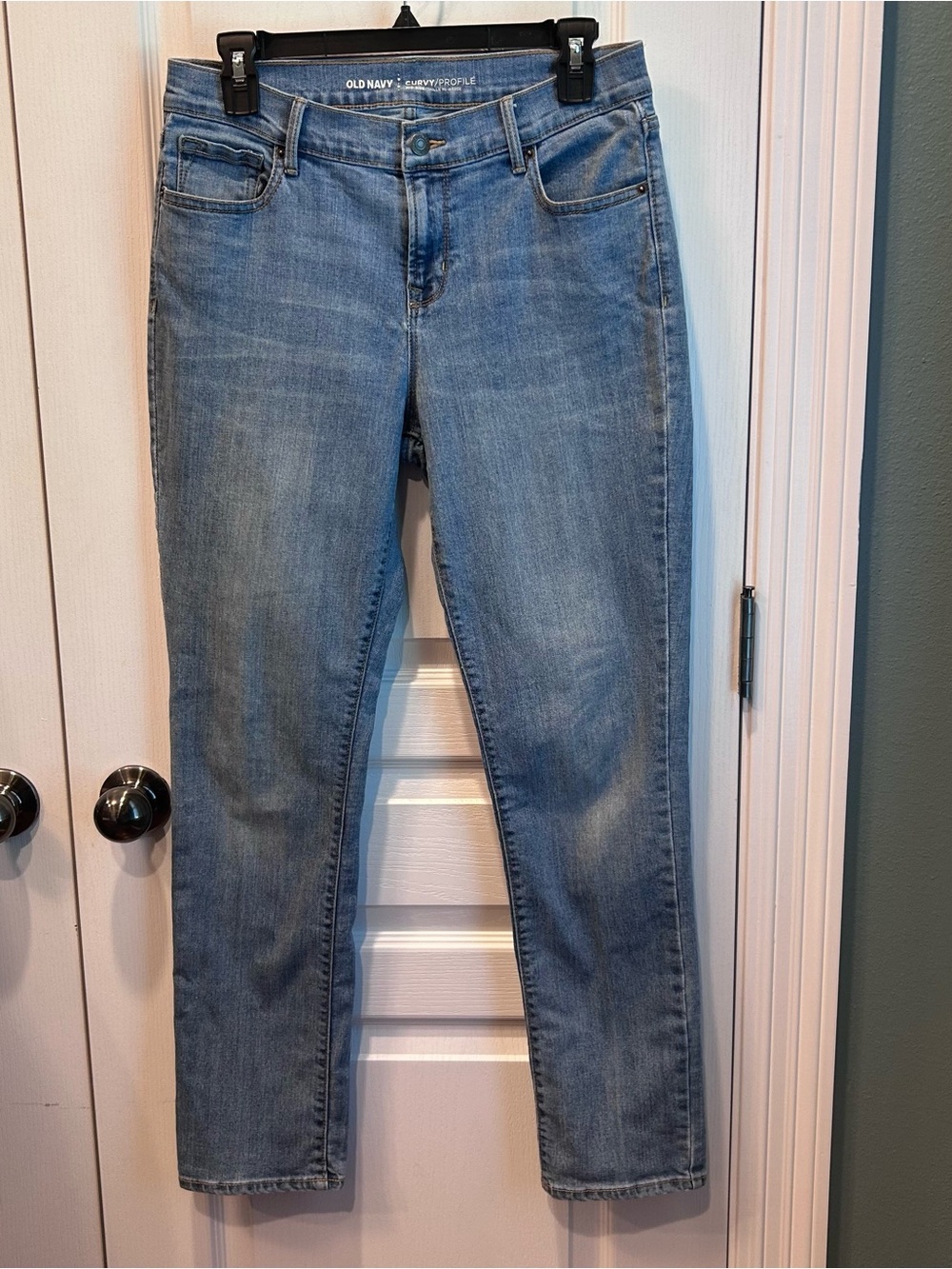 Old Navy Women’s Medium Wash Curvy Mid Rise Straight Leg Stretch Jeans 6 Short